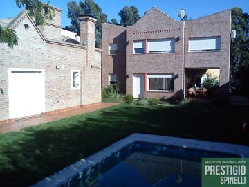 Casa en venta de 4 dormitorios en Altos de Palihue