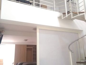 VENDO DUPLEX CENTRO AMOBLADO
