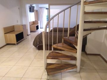 VENDO DUPLEX CENTRO AMOBLADO