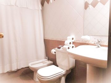 VENDO DUPLEX CENTRO AMOBLADO