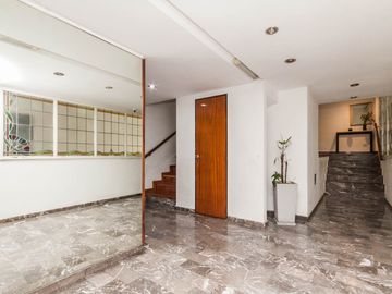 Dpto 3 amb venta en Lomitas con patio Apto Credito