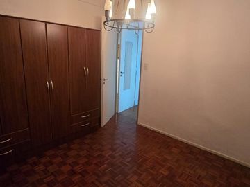 Departamento en alquiler en Bernal Centro