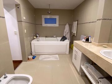 Casa en venta en Club de Campo Abril