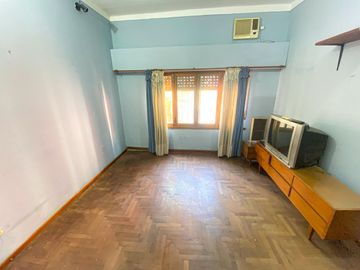 VENTA DE PH INTERNO 4 AMBIENTES C/ PATIO BANFIELD