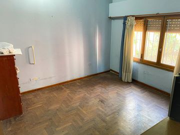 VENTA DE PH INTERNO 4 AMBIENTES C/ PATIO BANFIELD