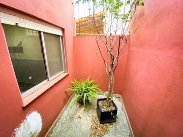 VENTA DE PH INTERNO 4 AMBIENTES C/ PATIO BANFIELD