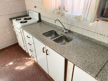 VENTA DE PH INTERNO 4 AMBIENTES C/ PATIO BANFIELD