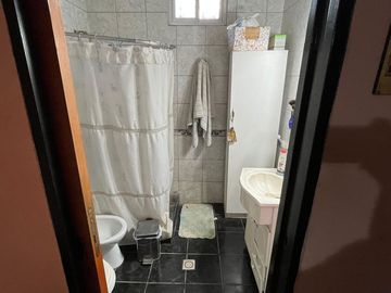 CASA 3 AMBIENTES EN VENTA EN CLAYPOLE
