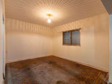 CASA EN VENTA BARRIO BELGRANO DOS DORMITORIOS