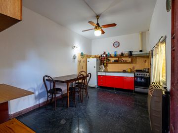 CASA EN VENTA BARRIO BELGRANO DOS DORMITORIOS