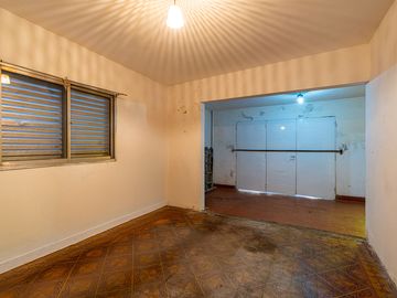 CASA EN VENTA BARRIO BELGRANO DOS DORMITORIOS