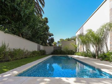 Hermoso 2 amb. bcon al frente cochera y amenities