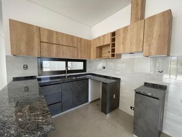 Casa estilo minimalista Bº La Quebrada Lujan