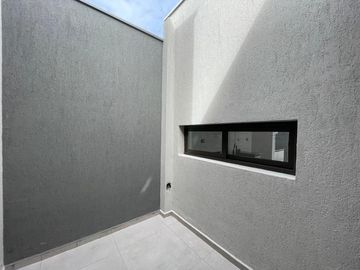 Casa estilo minimalista Bº La Quebrada Lujan