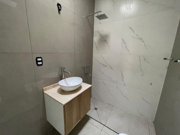 Casa estilo minimalista Bº La Quebrada Lujan