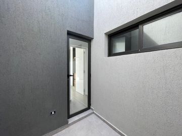 Casa estilo minimalista Bº La Quebrada Lujan