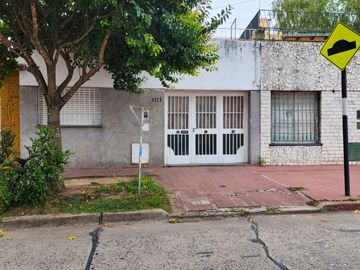 CASA EN VENTA DOS DORMITORIOS  LA FLORIDA