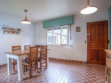 Casa 3 dormitorios+pileta+parque City Bell Venta