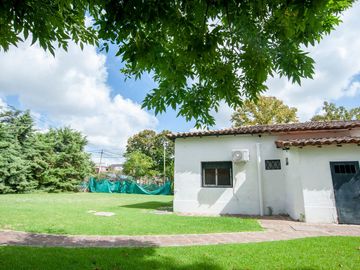 Casa 3 dormitorios+pileta+parque City Bell Venta