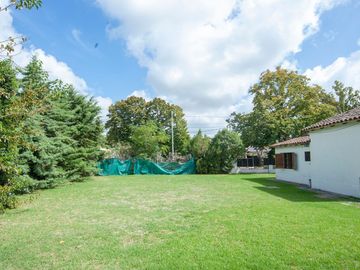 Casa 3 dormitorios+pileta+parque City Bell Venta