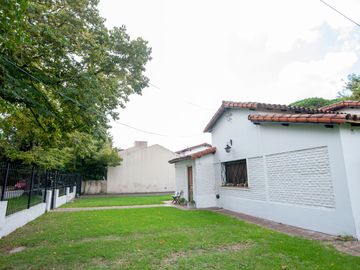 Casa 3 dormitorios+pileta+parque City Bell Venta