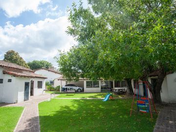 Casa 3 dormitorios+pileta+parque City Bell Venta