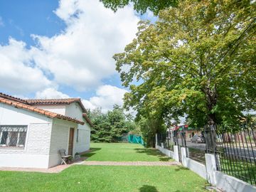Casa 3 dormitorios+pileta+parque City Bell Venta