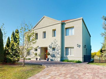 Casa en venta barrio privado - Los Ceibos