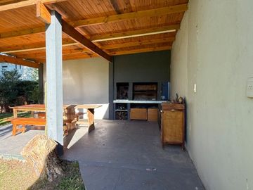 Venta Casa 3 Ambientes Con Jardin Pilar