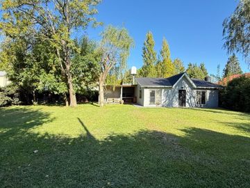 Venta Casa 3 Ambientes Con Jardin Pilar