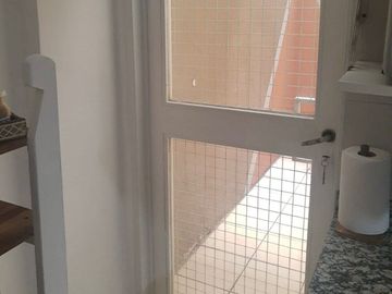Divino 3 Amb. con gran Balcón, Patio y Pileta.
