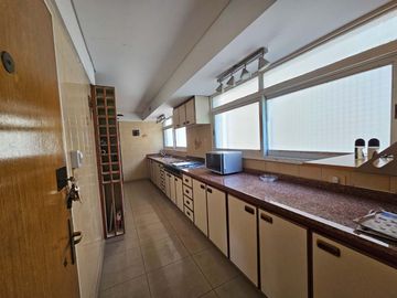 Venta piso 3 dormitorios dependencia cochera fija