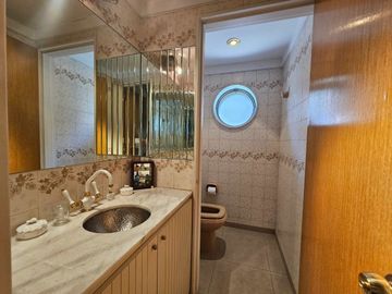 Venta piso 3 dormitorios dependencia cochera fija