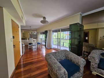 Venta piso 3 dormitorios dependencia cochera fija