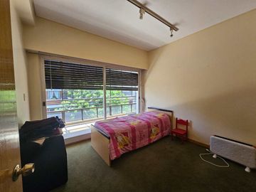 Venta piso 3 dormitorios dependencia cochera fija