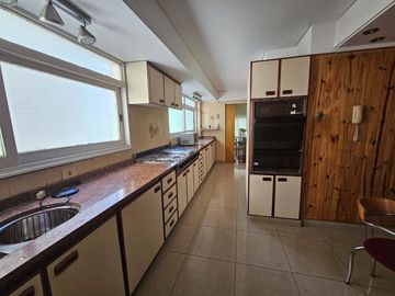 Venta piso 3 dormitorios dependencia cochera fija