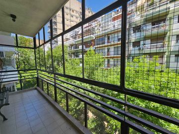 Venta piso 3 dormitorios dependencia cochera fija