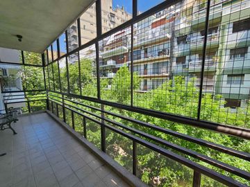 Venta piso 3 dormitorios dependencia cochera fija