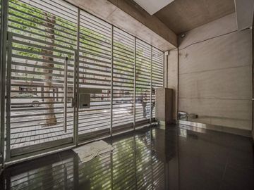 Monoambiente con cochera y balcón en Belgrano