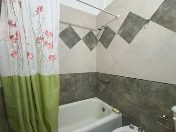 Venta 3 ambientes con balcon y patio en Balvanera