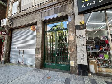 Venta 3 ambientes con balcon y patio en Balvanera