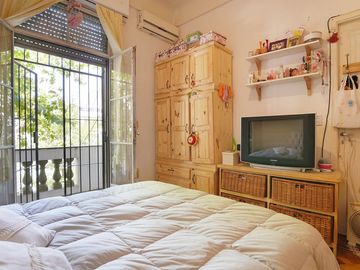 Venta 3 ambientes con balcon y patio en Balvanera