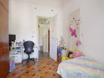 Venta 3 ambientes con balcon y patio en Balvanera