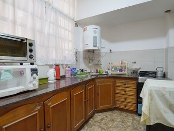 Venta 3 ambientes con balcon y patio en Balvanera