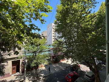 Venta 3 ambientes con balcon y patio en Balvanera