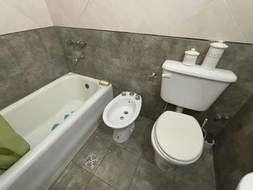 Venta 3 ambientes con balcon y patio en Balvanera