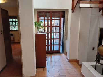 VENTA CASA 5 AMBIENTES PISCINA COCHERA QUINCHO