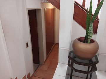 VENTA CASA 5 AMBIENTES PISCINA COCHERA QUINCHO