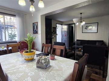 Casa en Venta en Victor Cuccuini 140