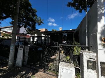 VENTA CASA A DEMOLER EN FADER Y TEJEDA